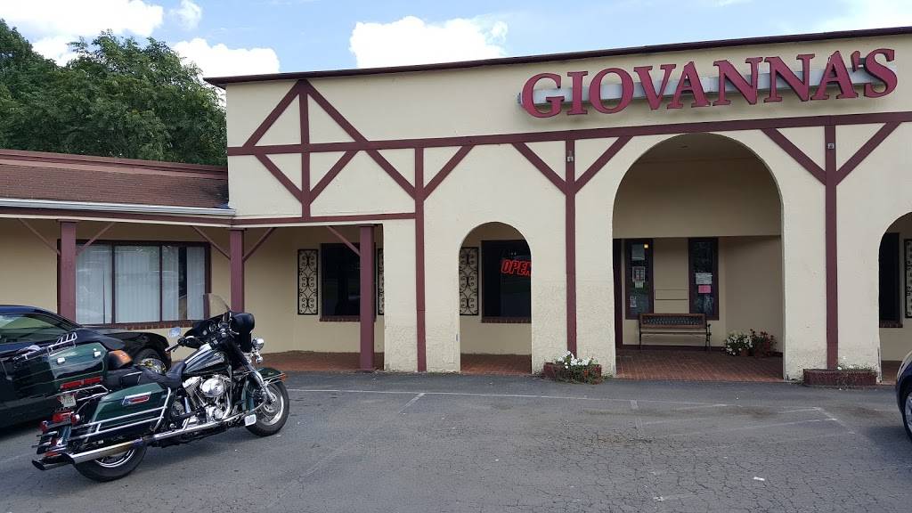 Giovannas Italian Eatery | restaurant | 2679 S Seminole Trail, Madison, VA 22727, USA | 5409485454 OR +1 540-948-5454