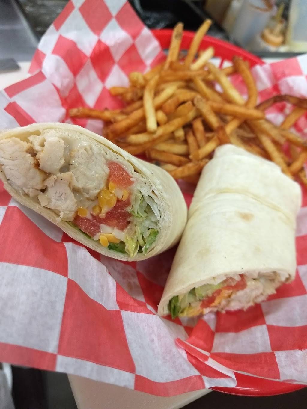 Grill on the Hill | restaurant | 5204 New, US-31E, Westmoreland, TN 37186, USA | 6156447455 OR +1 615-644-7455