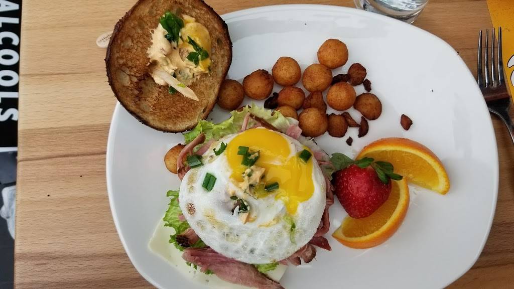 Rôtisserie St-Hubert | restaurant | 725 Chemin Jean-Adam, Piedmont, QC J0R 1R3, Canada | 4502274663 OR +1 450-227-4663