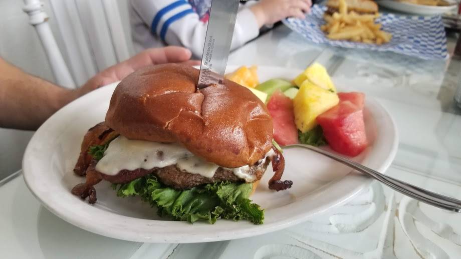 Smokeys Neighborhood Grill | restaurant | 501 E Bangs Ave, Modesto, CA 95356, USA | 2095546999 OR +1 209-554-6999