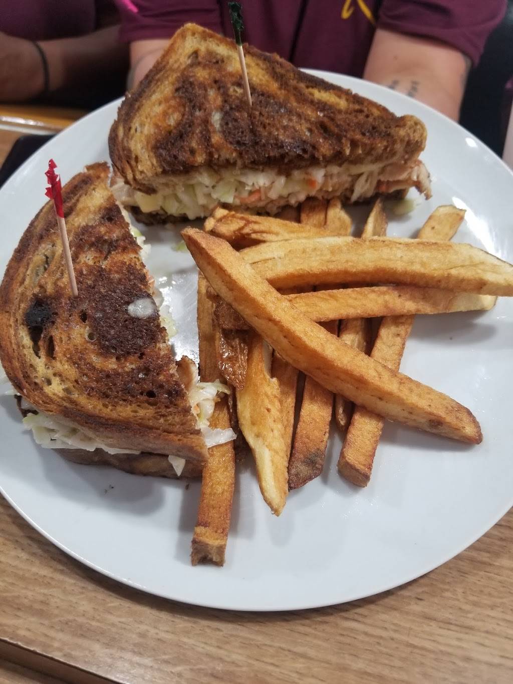 Rachels On 16th | restaurant | 86 16th St, Wheeling, WV 26003, USA | 3048305891 OR +1 304-830-5891