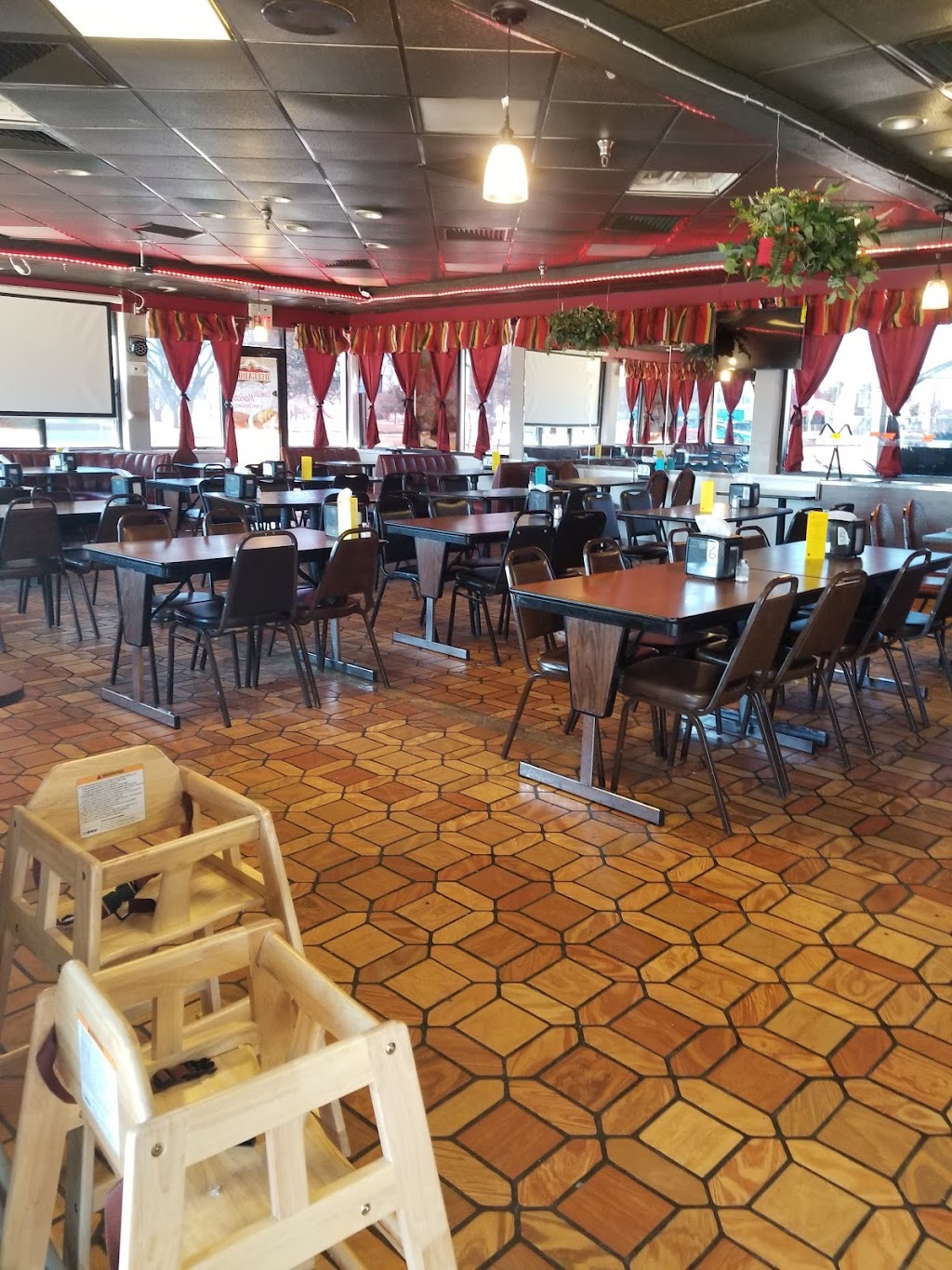 Delgado Bar and Grill | restaurant | 300 E Pancake Blvd, Liberal, KS 67901, USA | 6203091729 OR +1 620-309-1729