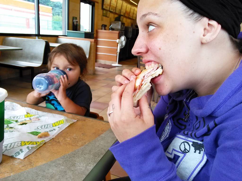 Subway Restaurants | restaurant | 1463 Egg Harbor Rd, Sturgeon Bay, WI 54235, USA | 9207460666 OR +1 920-746-0666