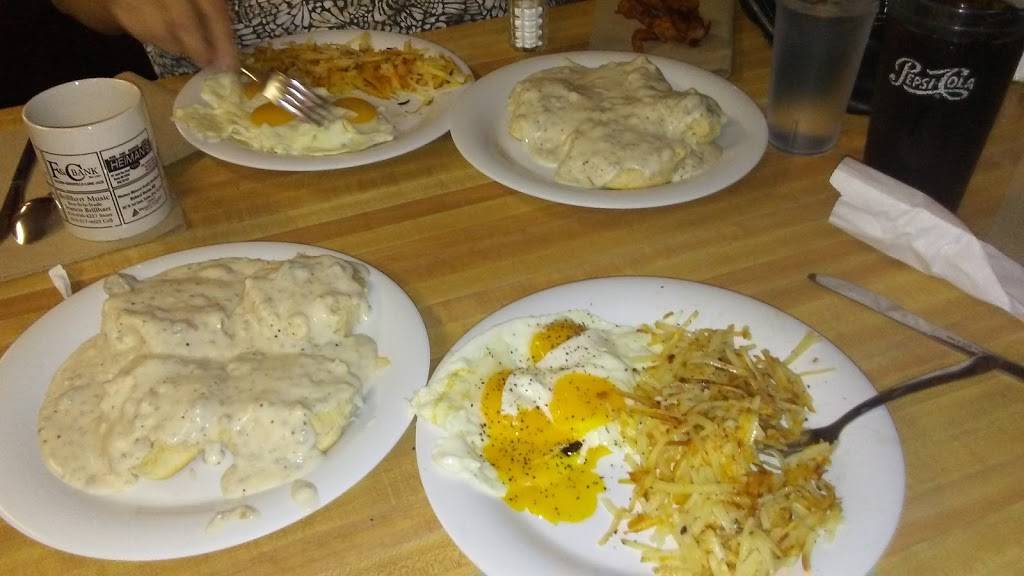 Jamies Place | restaurant | 300 S Market St, Holden, MO 64040, USA | 8167324346 OR +1 816-732-4346