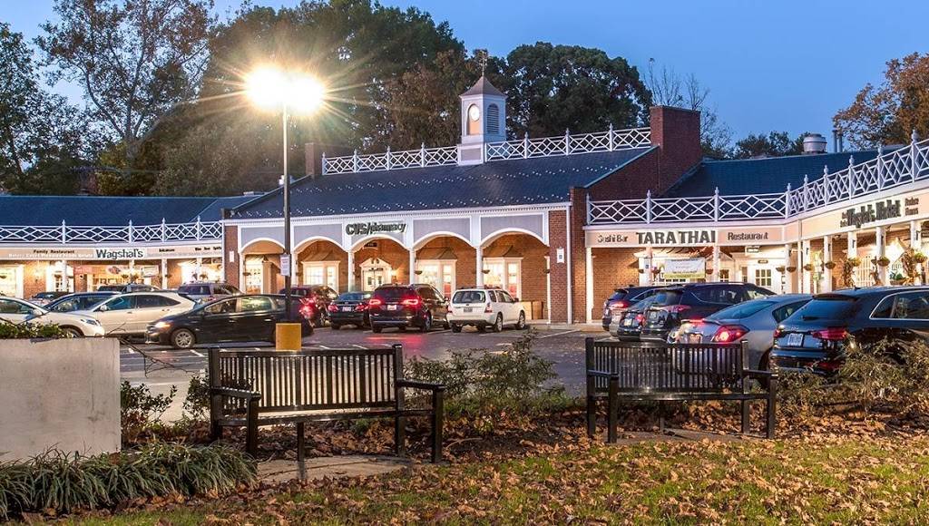 Spring Valley Shopping Center | shopping mall | 4851 Massachusetts Ave NW, Washington, DC 20016, USA | 7034424300 OR +1 703-442-4300