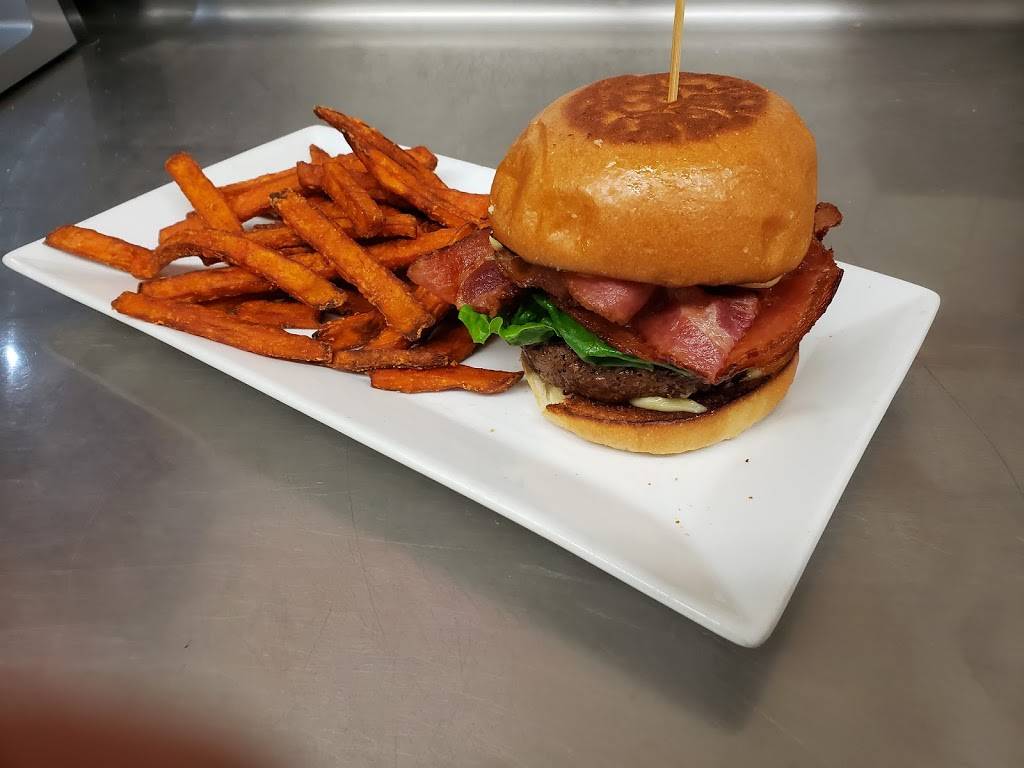 Hickory Lodge Bar & Grill | restaurant | 2015 N Humiston Ave #9769, Worthington, MN 56187, USA | 5073722001 OR +1 507-372-2001