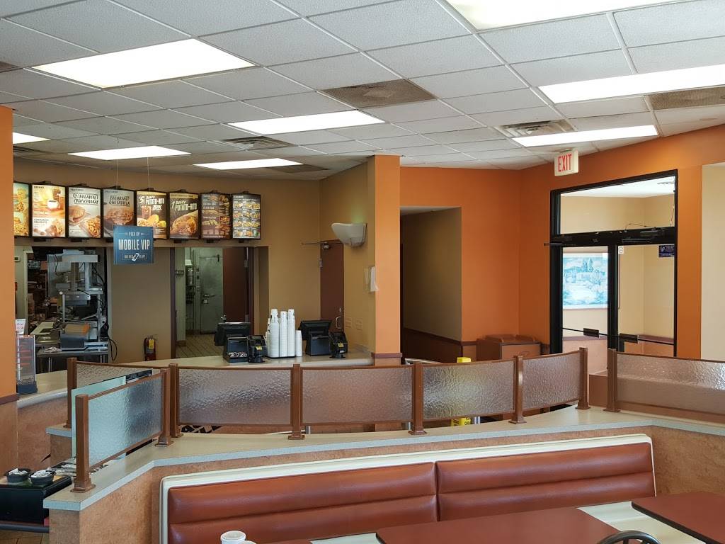 Taco Bell | meal takeaway | 1209 W Lincoln Hwy, DeKalb, IL 60115, USA | 8157567947 OR +1 815-756-7947
