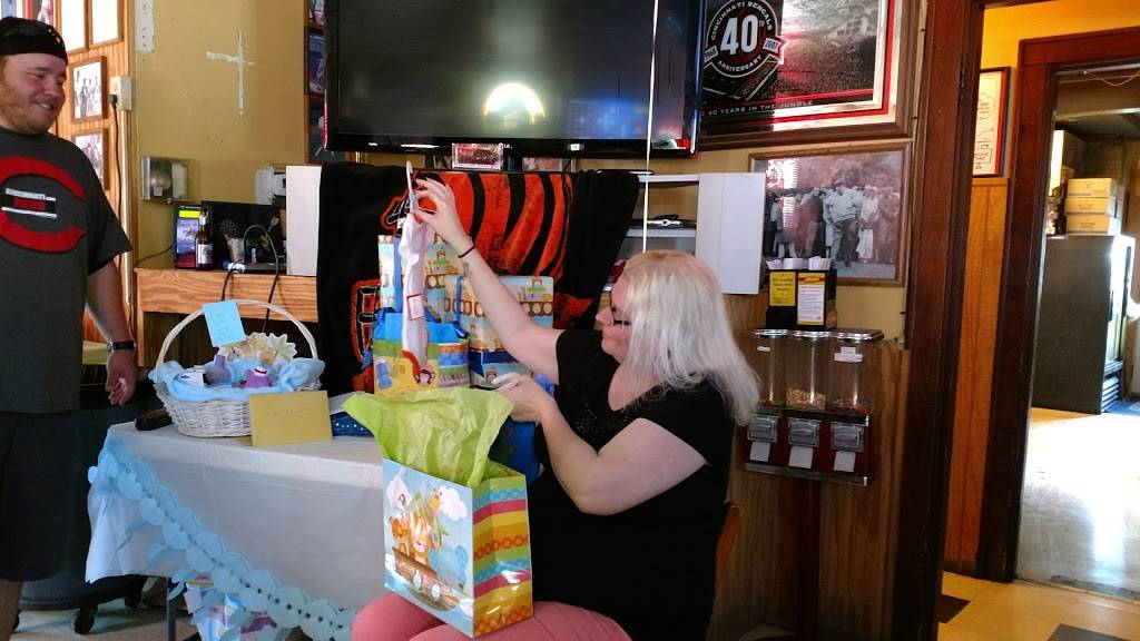 Staceys Place | restaurant | 4210 Harrison Ave, Cincinnati, OH 45211, USA | 5135741715 OR +1 513-574-1715