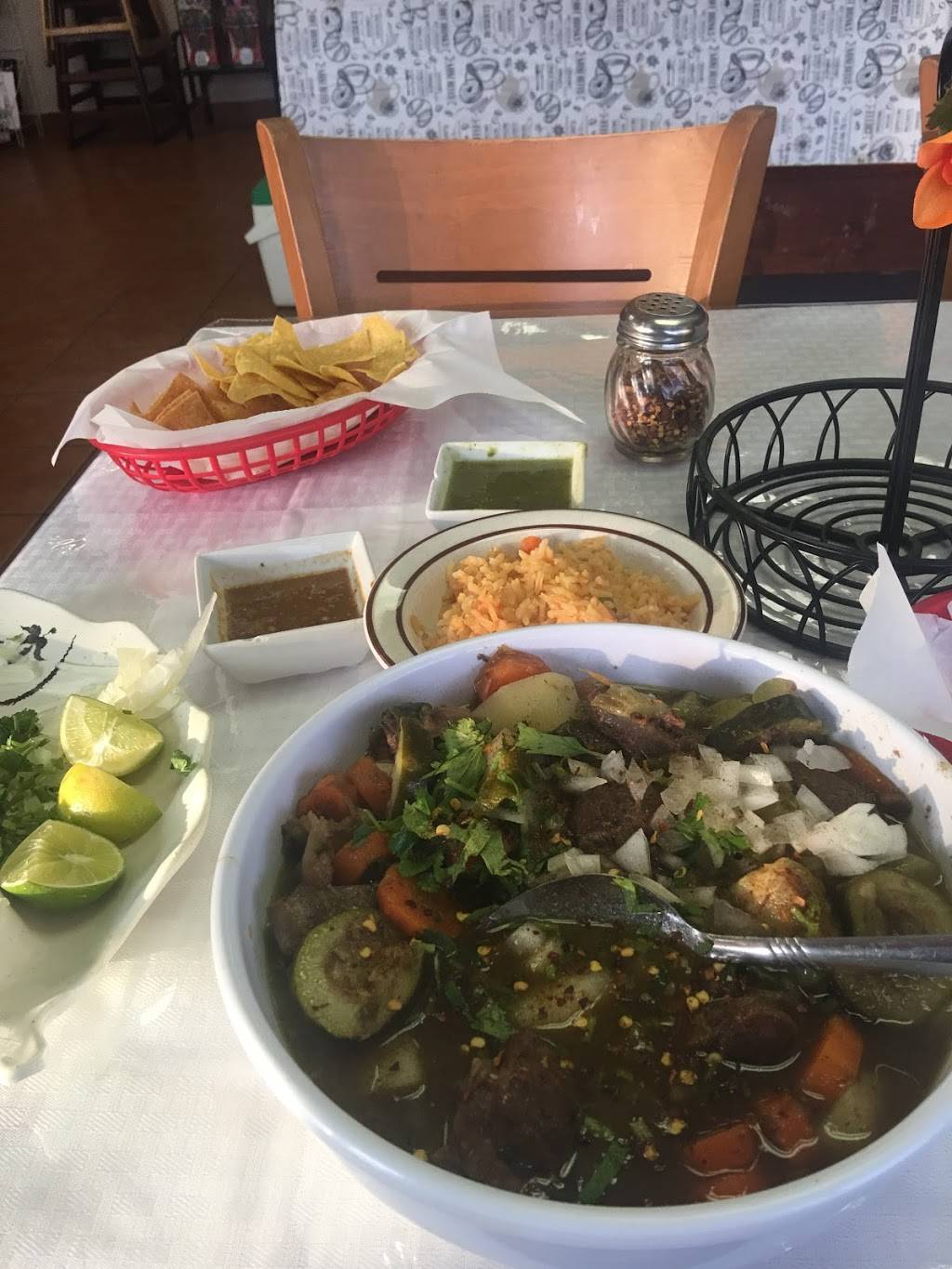 la carreta mexican restaurant | restaurant | 1608 E Harry St, Wichita, KS 67211, USA | 3168662752 OR +1 316-866-2752