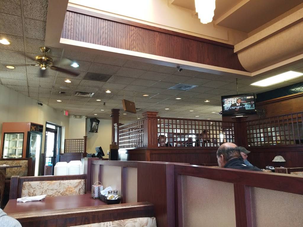 Grand Dimitris Family Dining | restaurant | 25001 Gratiot Ave, Eastpointe, MI 48021, USA | 5867745150 OR +1 586-774-5150