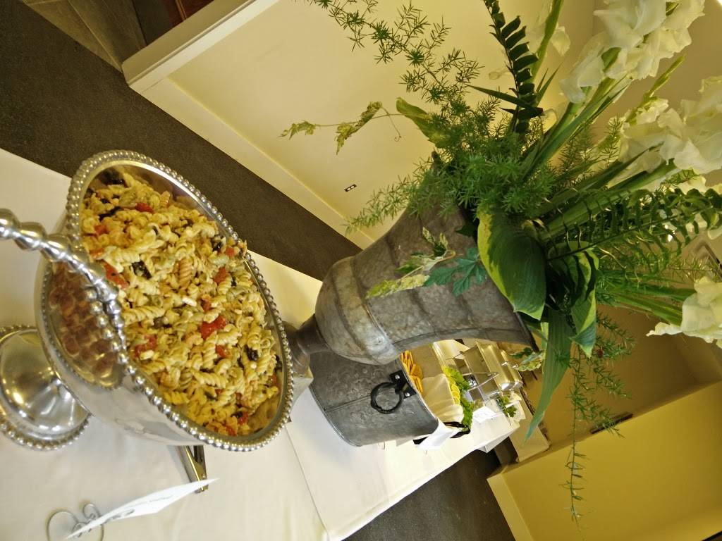 Hickory Pit | restaurant | 555 Main St, Savannah, TN 38372, USA | 7319252268 OR +1 731-925-2268