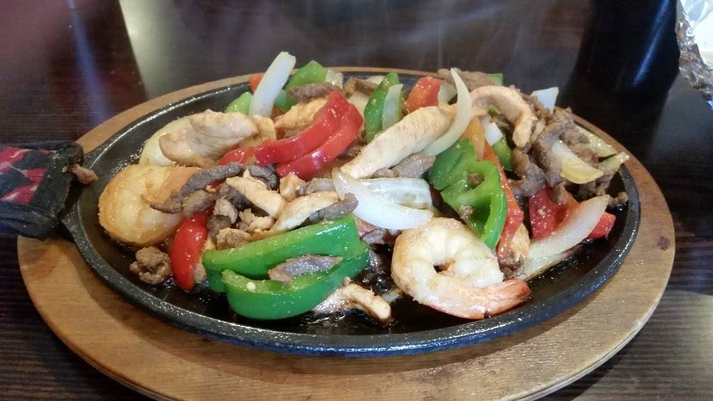 Mi Tierra | restaurant | 48 Russell St, Hadley, MA 01035, USA | 4135879820 OR +1 413-587-9820