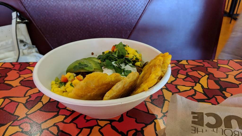 California Tortilla | restaurant | 200 Town Centre Dr, Glen Mills, PA 19342, USA | 6103585880 OR +1 610-358-5880