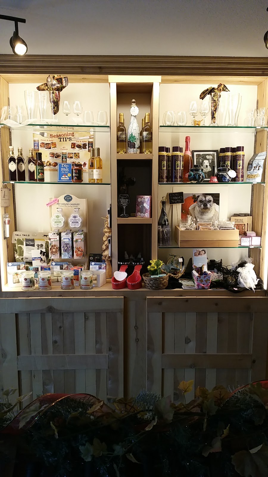 Yosemite Wine Tails | restaurant | 40409 CA-41, Oakhurst, CA 93644, USA | 5596416400 OR +1 559-641-6400