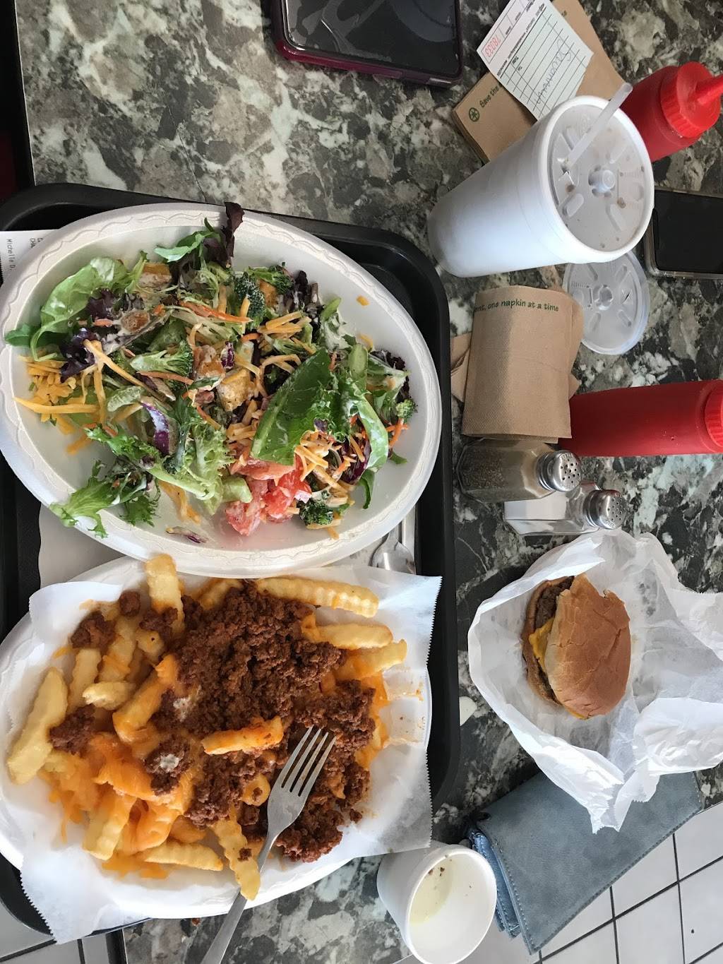 Bobs Dairyland | restaurant | 8361 US-19E, Roan Mountain, TN 37687, USA | 4237723641 OR +1 423-772-3641