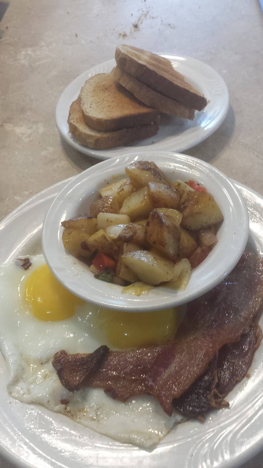 Ma & Pas cafe | restaurant | 53 Dundas St E, Napanee, ON K7R 1H7, Canada | 6134530890 OR +1 613-453-0890