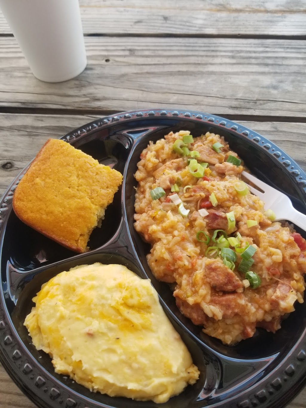 Miss Julie’s Market | restaurant | 930 Hall St, Wiggins, MS 39577, USA | 6013851701 OR +1 601-385-1701