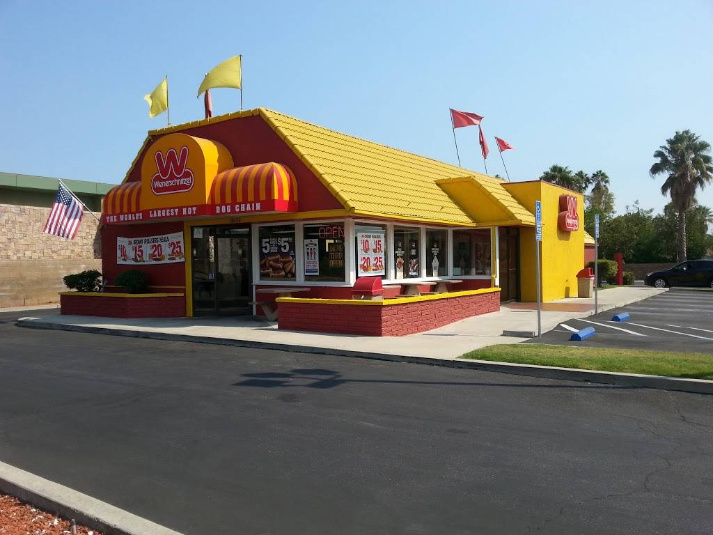 Wienerschnitzel | restaurant | 18420 Nordhoff St, Northridge, CA 91325, USA | 8188866996 OR +1 818-886-6996