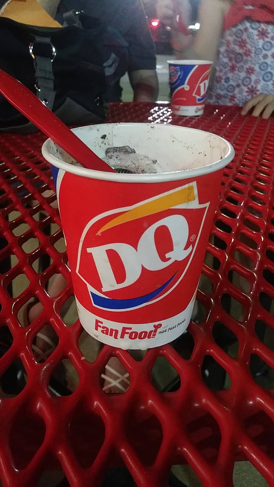 Dairy Queen | restaurant | 12613 IL-143, Highland, IL 62249, USA | 6186542651 OR +1 618-654-2651