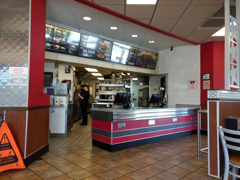 Hardees | restaurant | 1612 N Broad St, Tazewell, TN 37879, USA | 4236267208 OR +1 423-626-7208