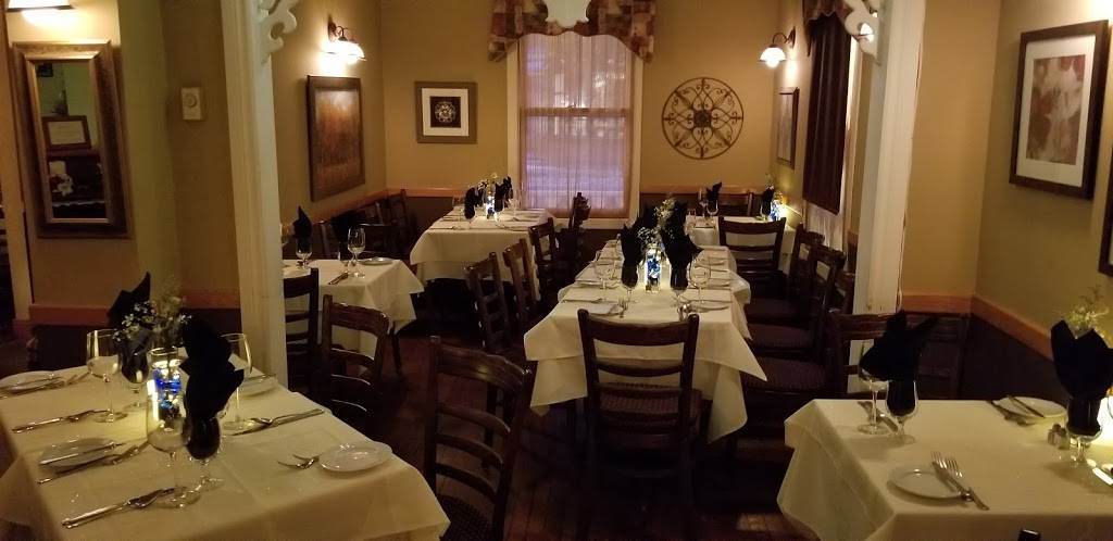 le Charleville | restaurant | 197 Avenue Saint-Charles, Vaudreuil-Dorion, QC J7V 2L4, Canada | 4504242990 OR +1 450-424-2990