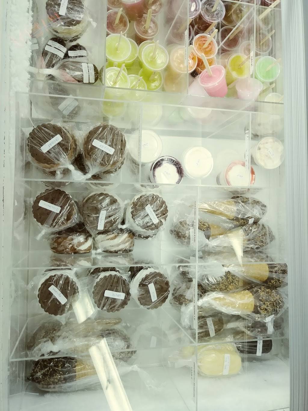 Milk Bar LHirondelle | restaurant | 102 Rue Saint-Laurent, Saint-Eustache, QC J7P 5A4, Canada | 4509832454 OR +1 450-983-2454