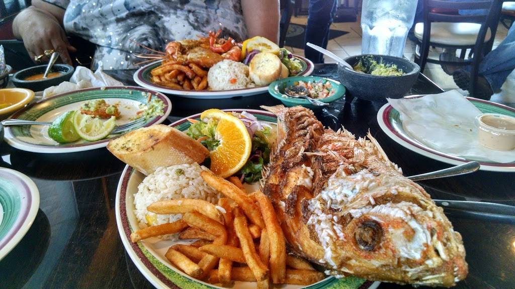 Las Islas Marias | restaurant | 5401 S Pulaski Rd, Chicago, IL 60632, USA | 7737670908 OR +1 773-767-0908