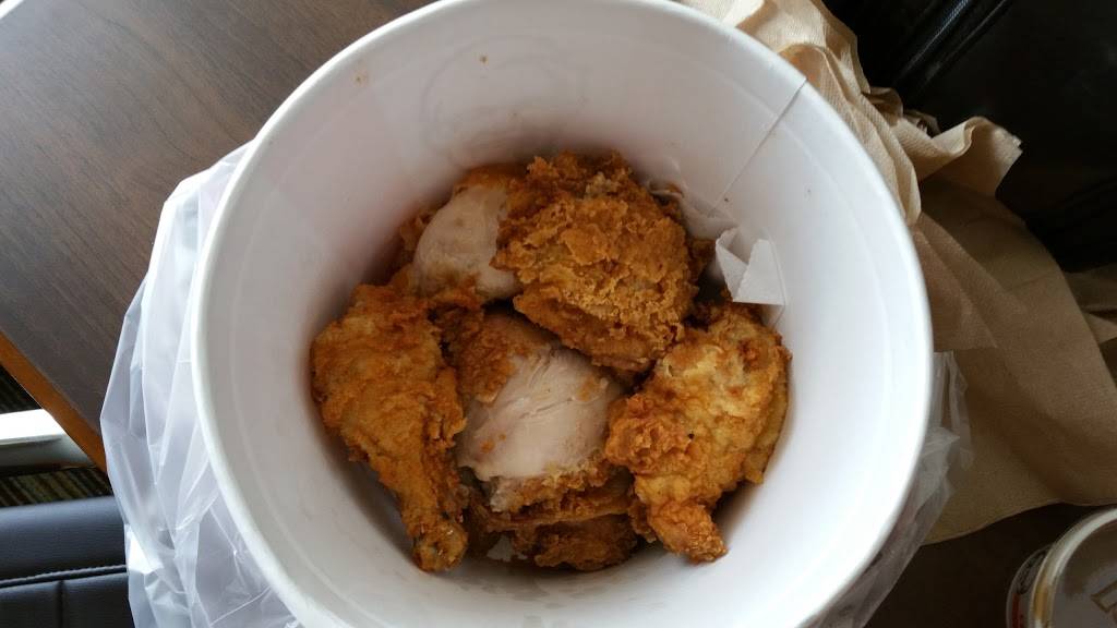 KFC | restaurant | 76106 Sidney Pl, Yulee, FL 32097, USA | 9042258643 OR +1 904-225-8643