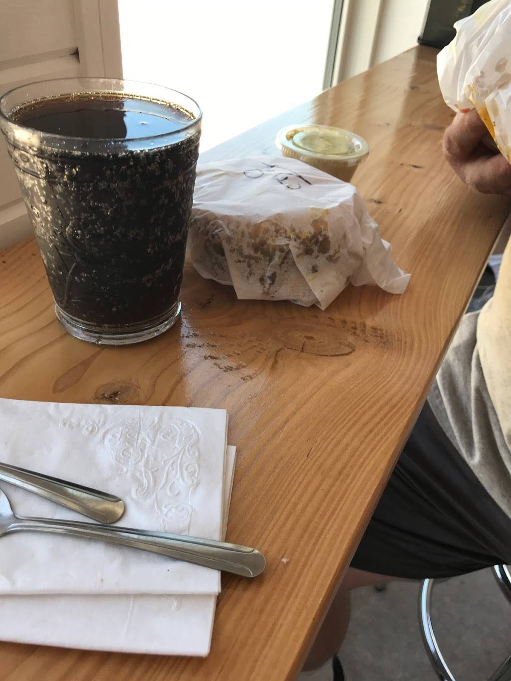 Loosies | restaurant | 1611 32nd St NE, Cedar Rapids, IA 52402, USA | 3192001002 OR +1 319-200-1002