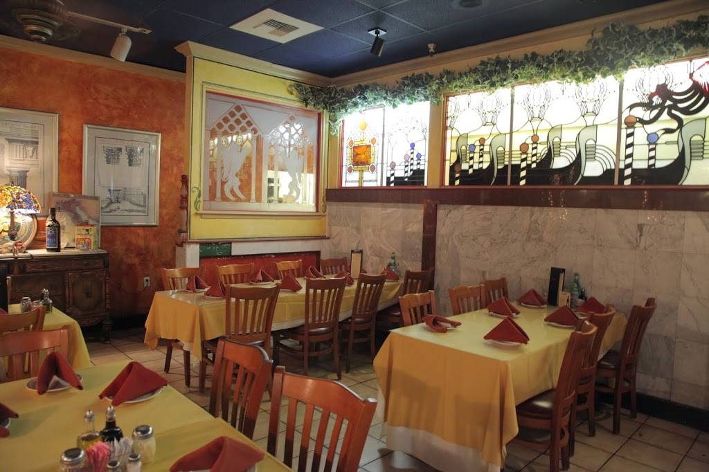 Di Ciccos Italian Restaurant | restaurant | 7038 N West Ave, Fresno, CA 93711, USA | 5594361650 OR +1 559-436-1650