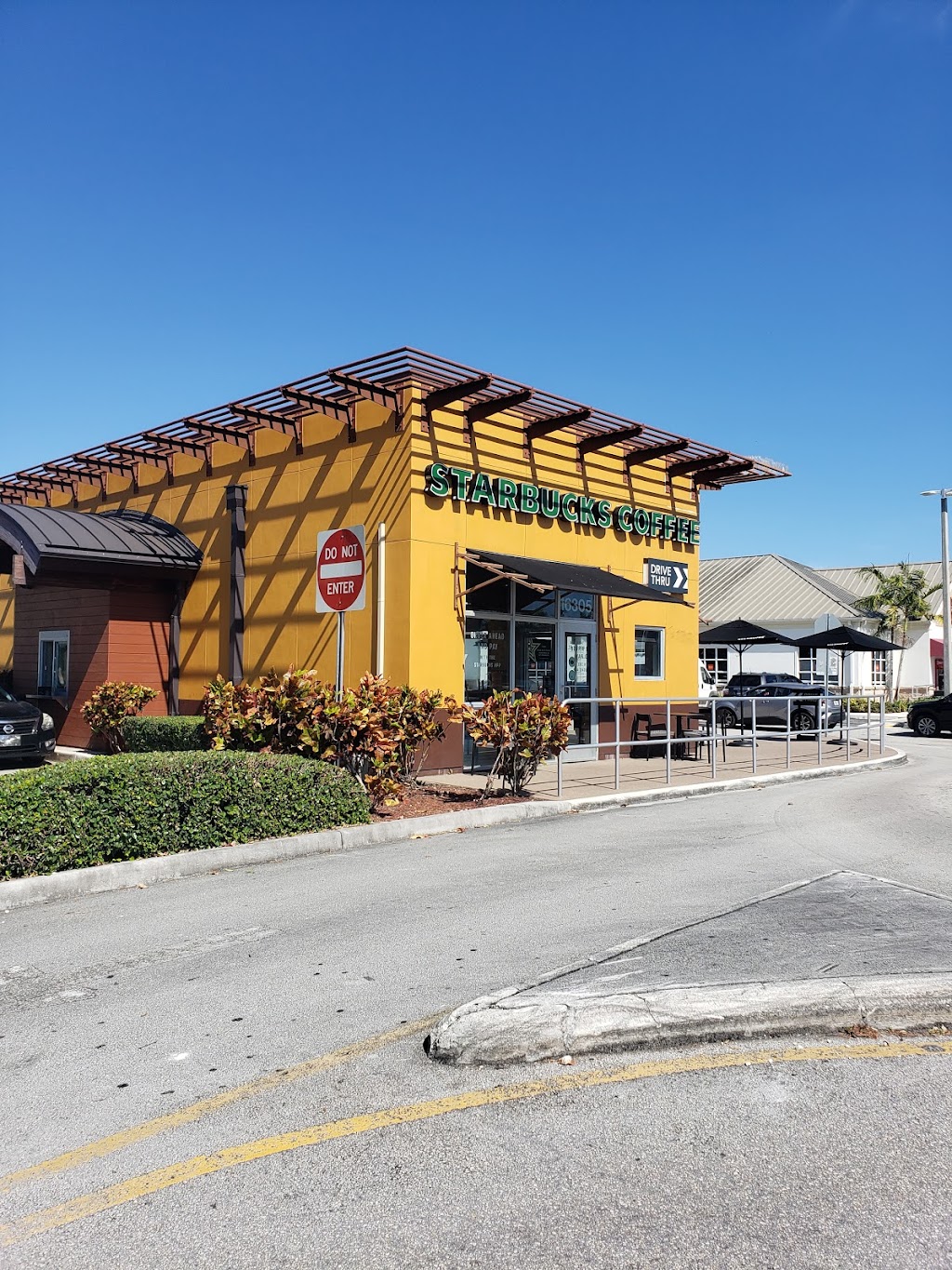 Starbucks | cafe | 16305 SW 88th St, Miami, FL 33196, USA | 3053860381 OR +1 305-386-0381