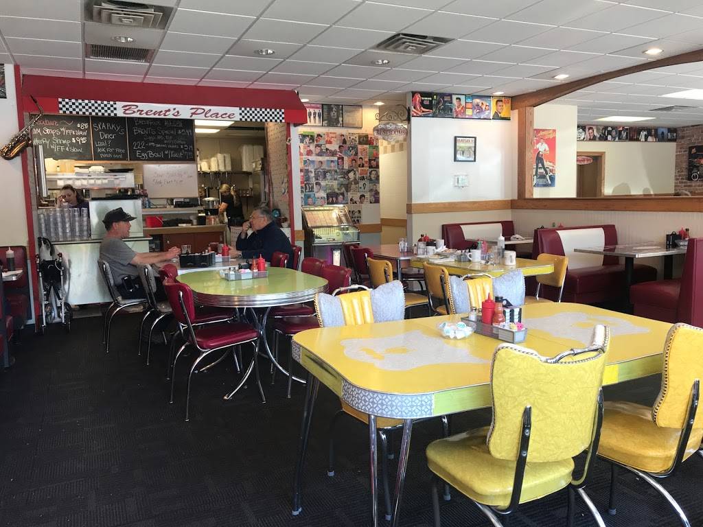 Sparkys Diner | restaurant | 1462 W South Airport Rd, Traverse City, MI 49686, USA | 2319338005 OR +1 231-933-8005