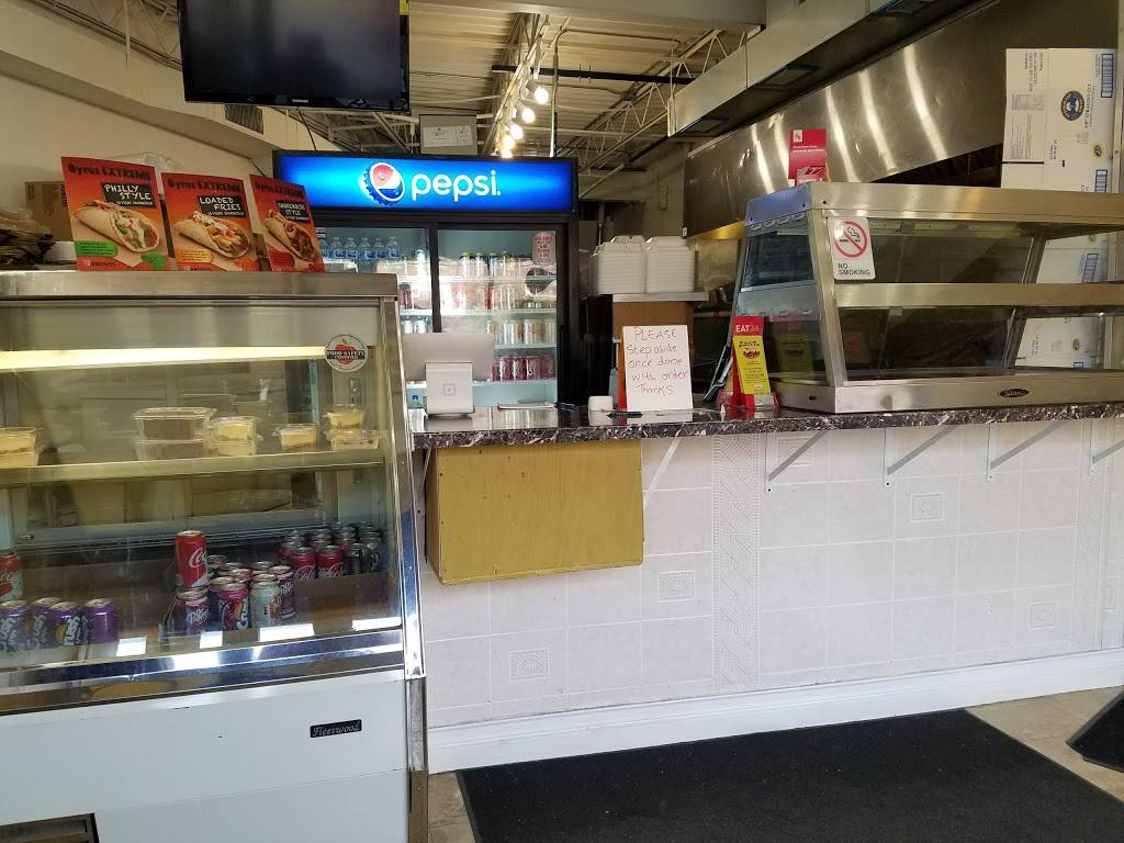 Papa Philly | restaurant | 1608 Emerson St, Evanston, IL 60201, USA | 8478596293 OR +1 847-859-6293