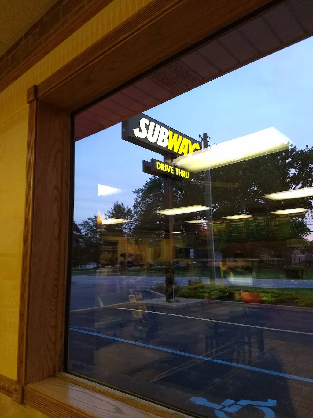 Subway | restaurant | 1321 S Randolph St, Garrett, IN 46738, USA | 2603574178 OR +1 260-357-4178