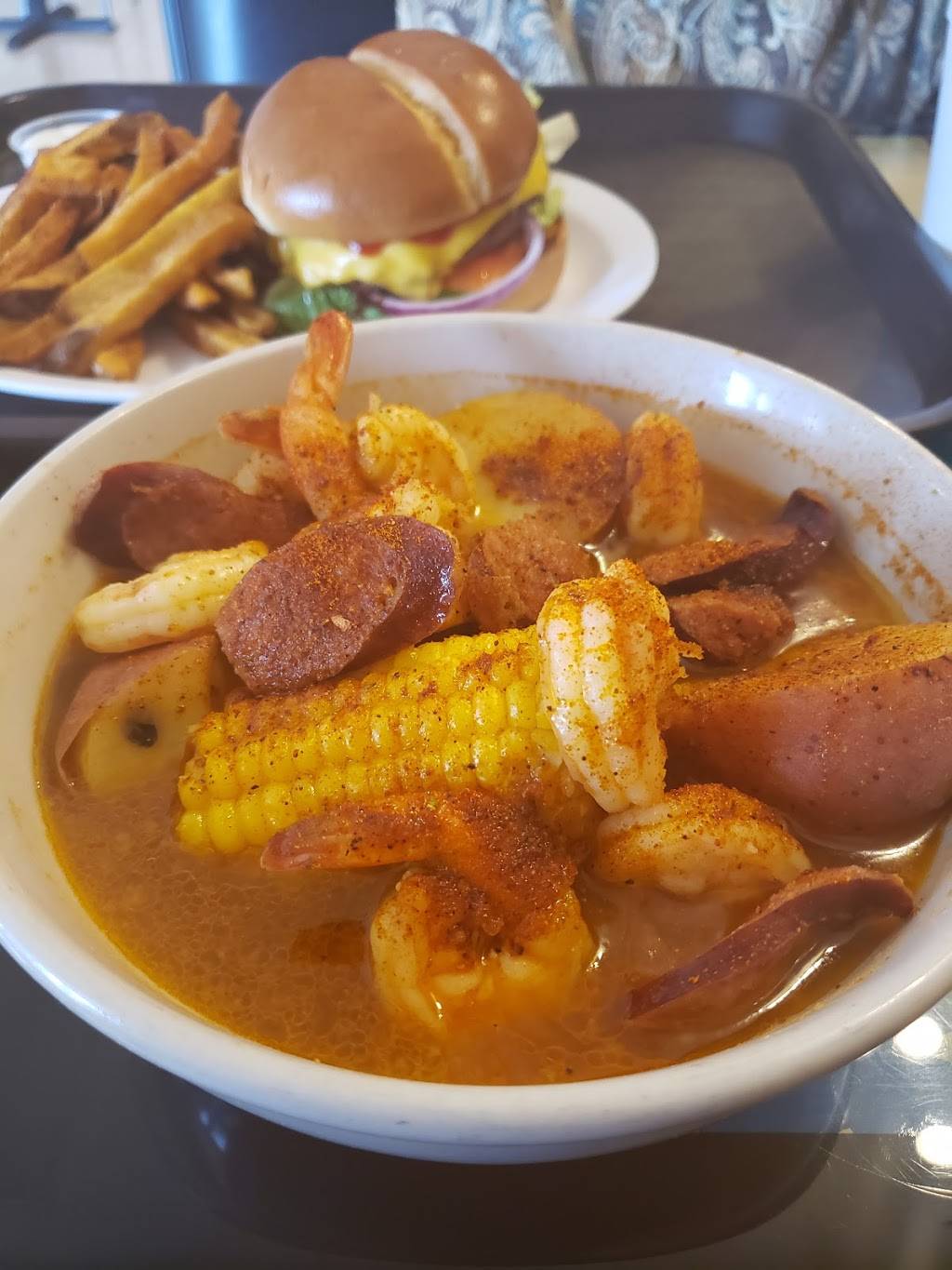 Charlie Ds Seafood and Chicken | restaurant | 600 E 99th St, Kansas City, MO 64131, USA | 8169423000 OR +1 816-942-3000