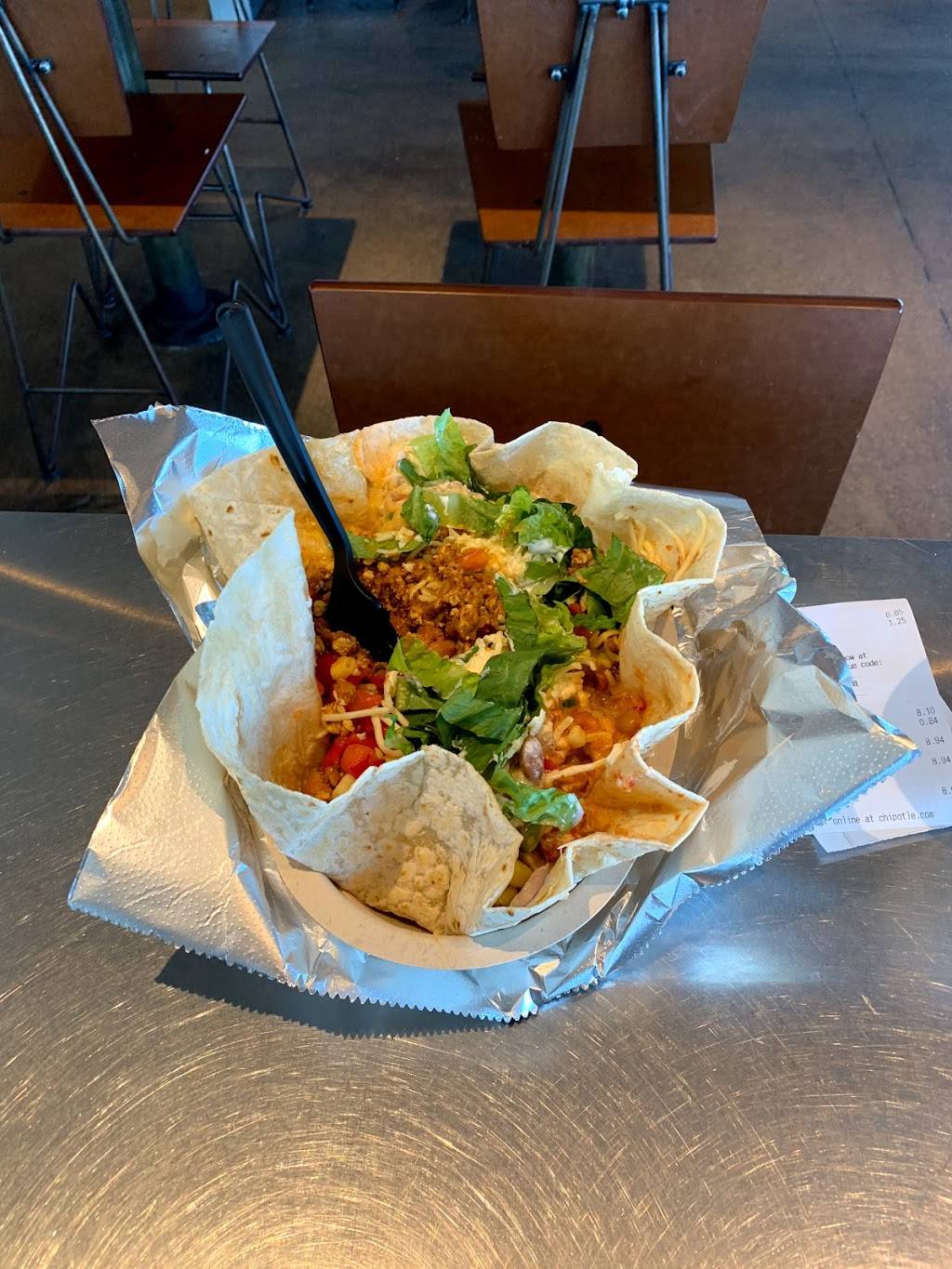 Chipotle Mexican Grill | restaurant | 6415 N Illinois St, Fairview Heights, IL 62208, USA | 6183986655 OR +1 618-398-6655