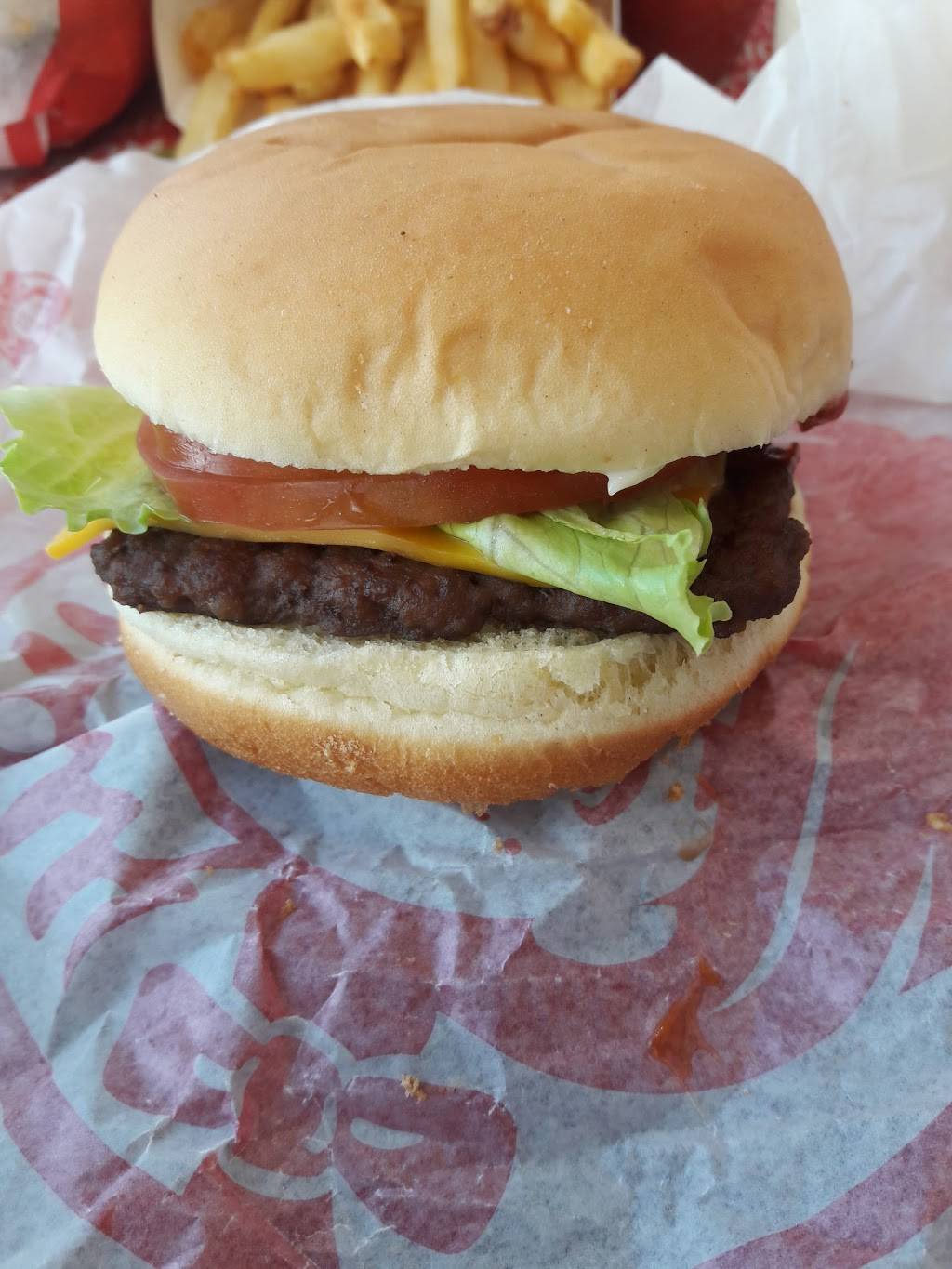 Wendys | restaurant | 6 Fairview Rd, Barrie, ON L4N 4P3, Canada | 7057270233 OR +1 705-727-0233