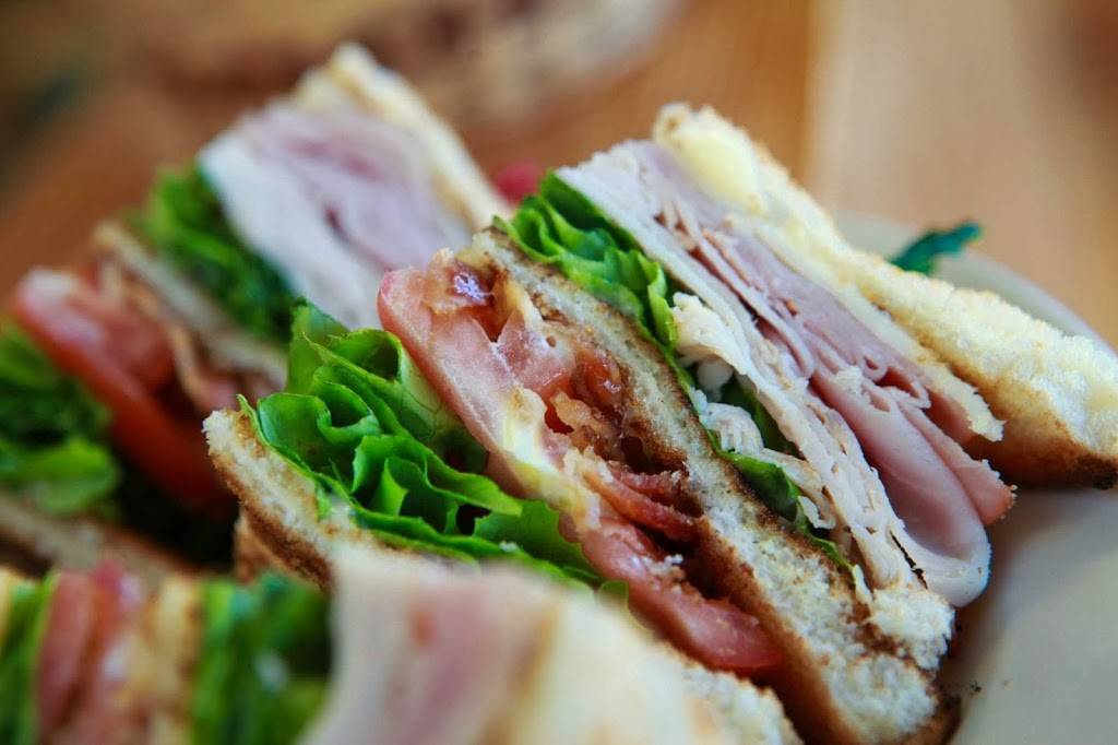 Peachs Restaurant - Venice | restaurant | 1230 Jacaranda Blvd, Venice, FL 34292, USA | 9414937711 OR +1 941-493-7711