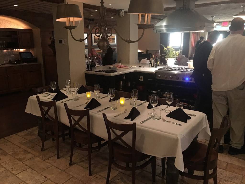 Michael Anthonys Cucina Italiana | restaurant | 37 New Orleans Rd, Hilton Head Island, SC 29928, USA | 8437856272 OR +1 843-785-6272