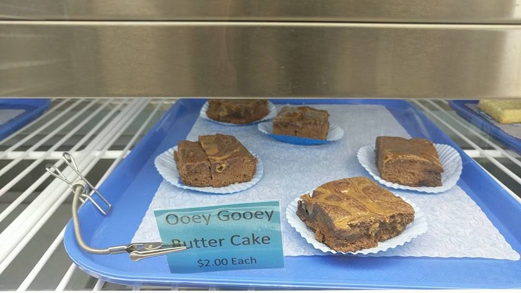 Vics Pastries | restaurant | 1545 E Battlefield Rd, Springfield, MO 65807, USA | 4178898427 OR +1 417-889-8427