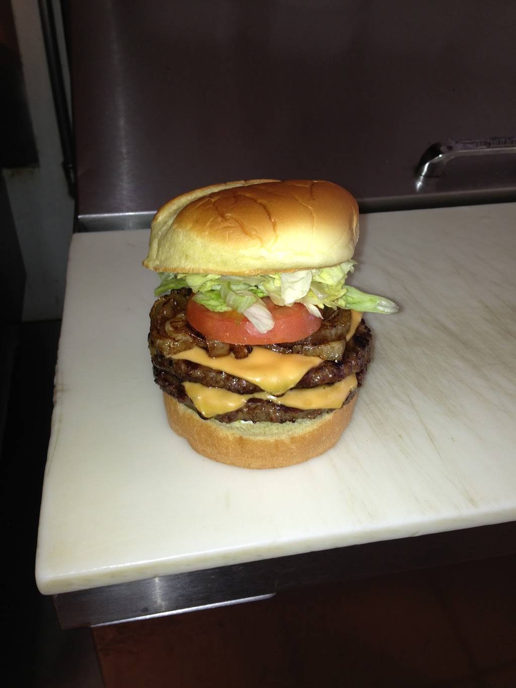 Bubbys Beefs & Red Hots | restaurant | 1026 E Higgins Rd, Elk Grove Village, IL 60007, USA | 8473570079 OR +1 847-357-0079