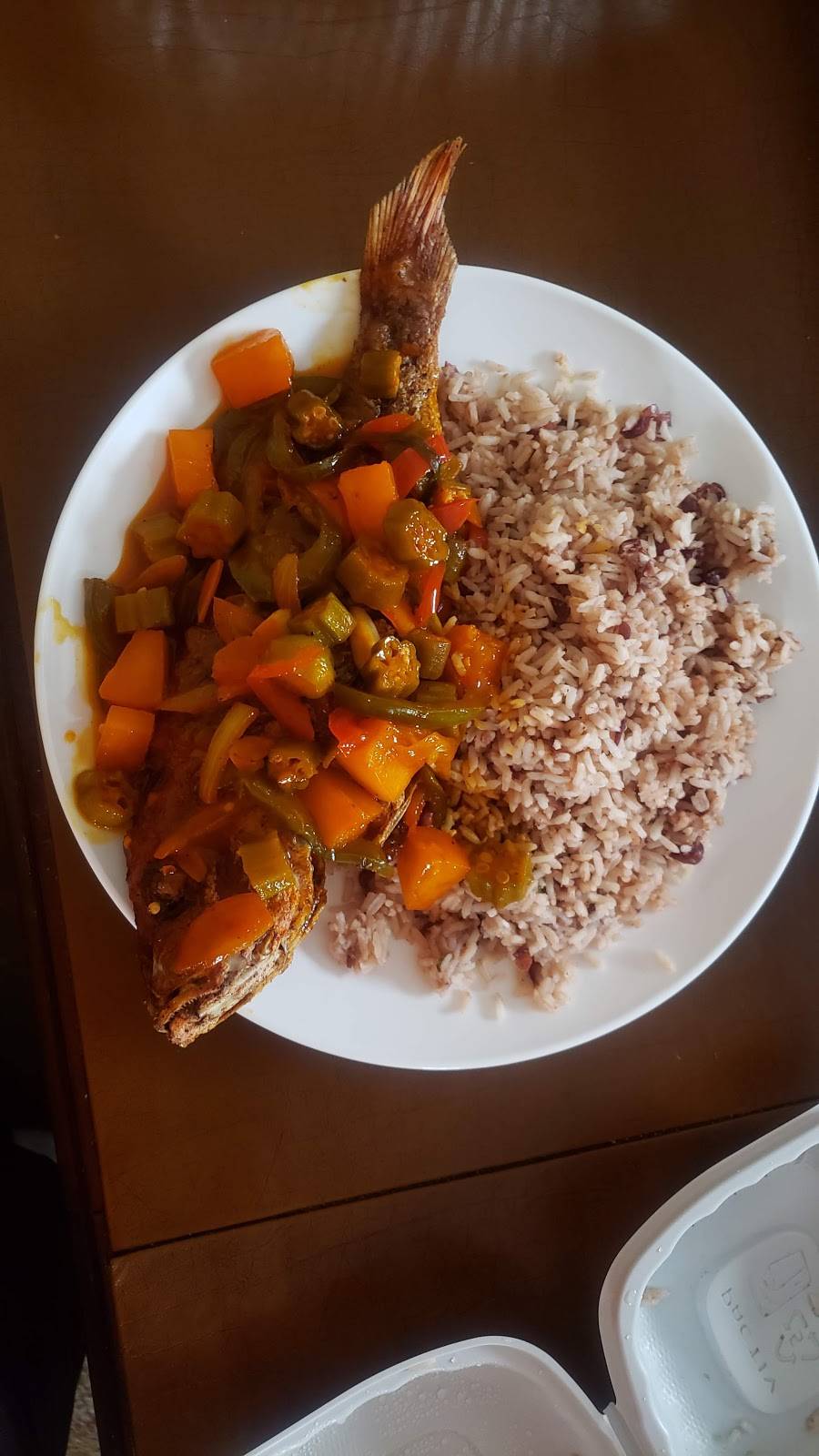 Safari Jerk House | restaurant | 196-23 Jamaica Ave, Queens, NY 11423, USA | 7184648800 OR +1 718-464-8800