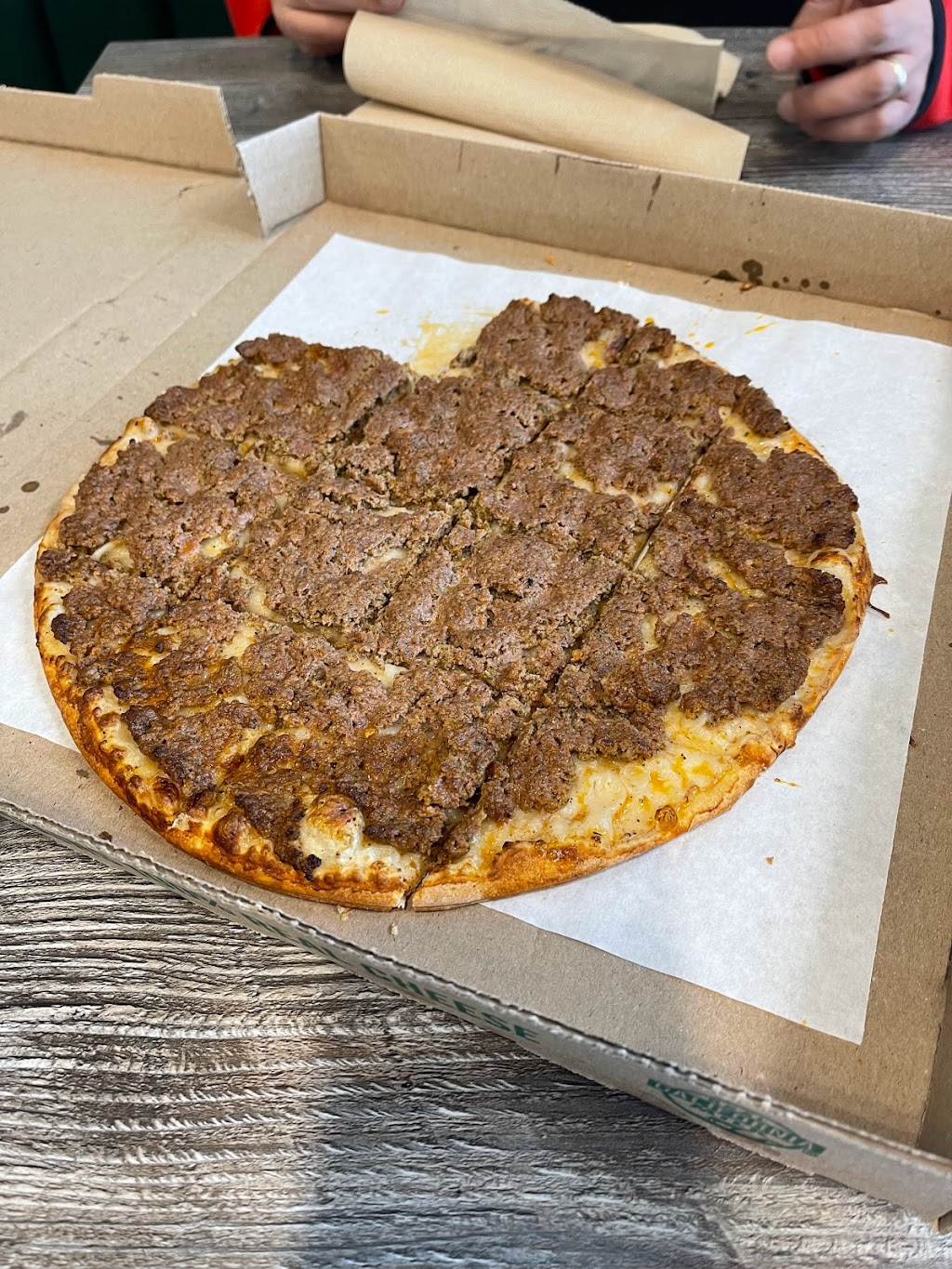 Zaza Pizza & Hookah | restaurant | 906 W Pioneer Pkwy Suite 300, Grand Prairie, TX 75051, USA | 4698580018 OR +1 469-858-0018