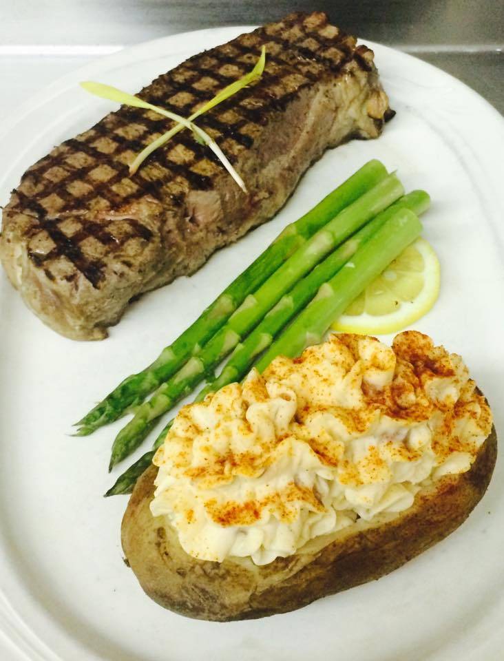 Louies Chophouse | restaurant | 4642 W 103rd St, Oak Lawn, IL 60453, USA | 7084256530 OR +1 708-425-6530