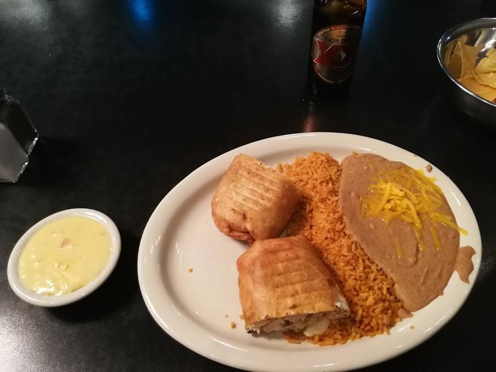 Dos Leones | restaurant | 2208 TX-16, Graham, TX 76450, USA | 9405493663 OR +1 940-549-3663