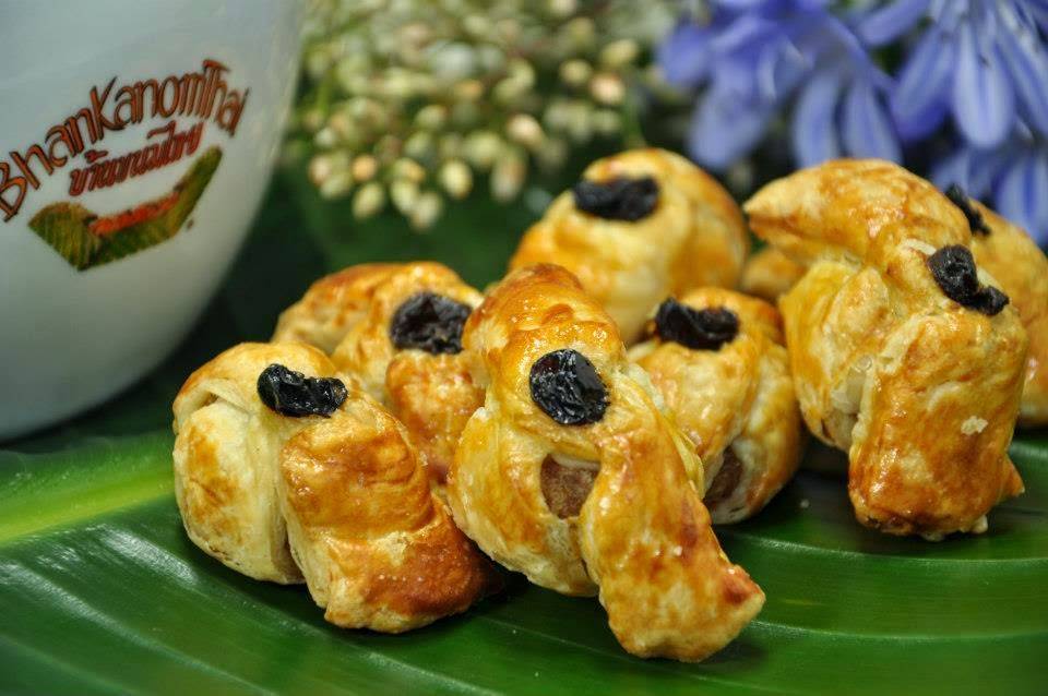 Bhan Kanom Thai | restaurant | 5271 Hollywood Blvd, Los Angeles, CA 90027, USA | 3238718030 OR +1 323-871-8030