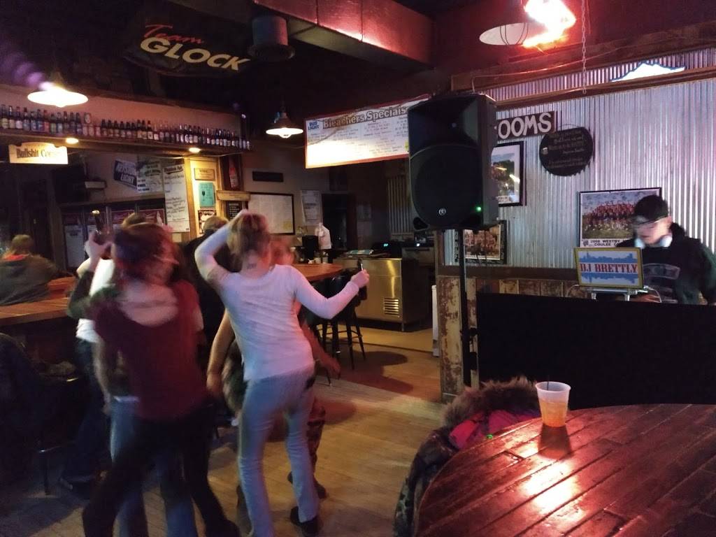 Bleachers Pub | restaurant | 105 W State St, Westby, WI 54667, USA | 6086343314 OR +1 608-634-3314