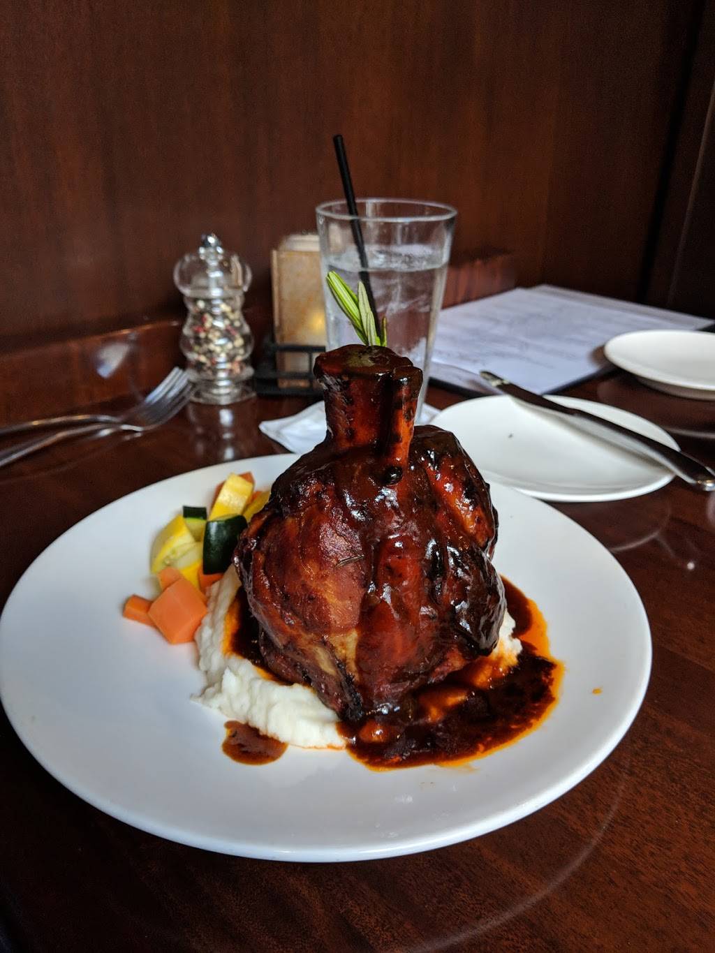 Zephyr Grill & Bar | restaurant | 613 1st St, Brentwood, CA 94513, USA | 9254184708 OR +1 925-418-4708