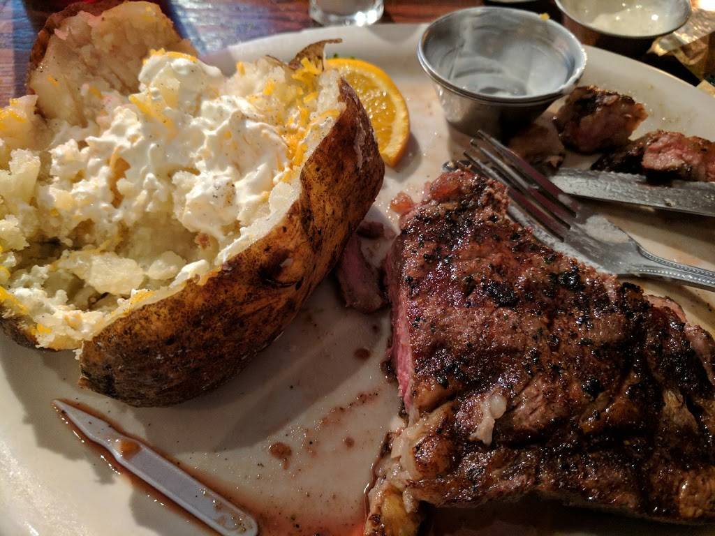 Redneck Bar & Grill | restaurant | 211 Main St, Sulphur Springs, TX 75482, USA | 9038851600 OR +1 903-885-1600