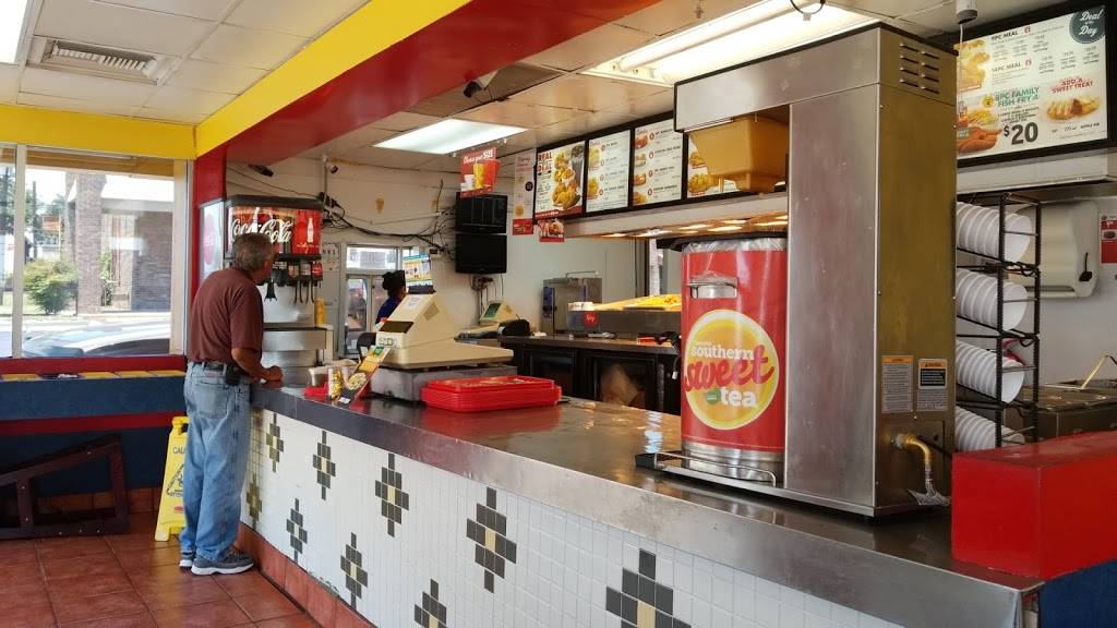 Churchs Chicken | restaurant | 7003 Bandera Rd, Leon Valley, TX 78238, USA | 2106817114 OR +1 210-681-7114